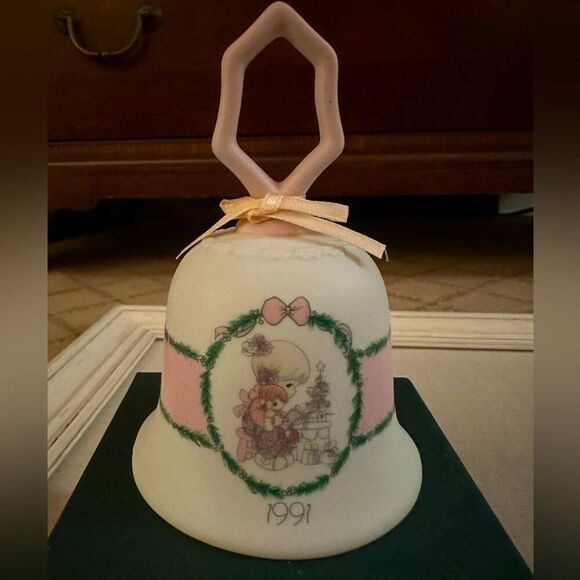 Vintage Precious Moments Collection by Samuel L Butcher 1991 Christmas Bell - Picture 1 of 9